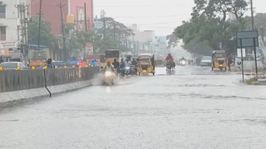 மதுராந்தகம் சுற்றுப் பகுதிகளில் சூறை காற்றுடன் மழை!